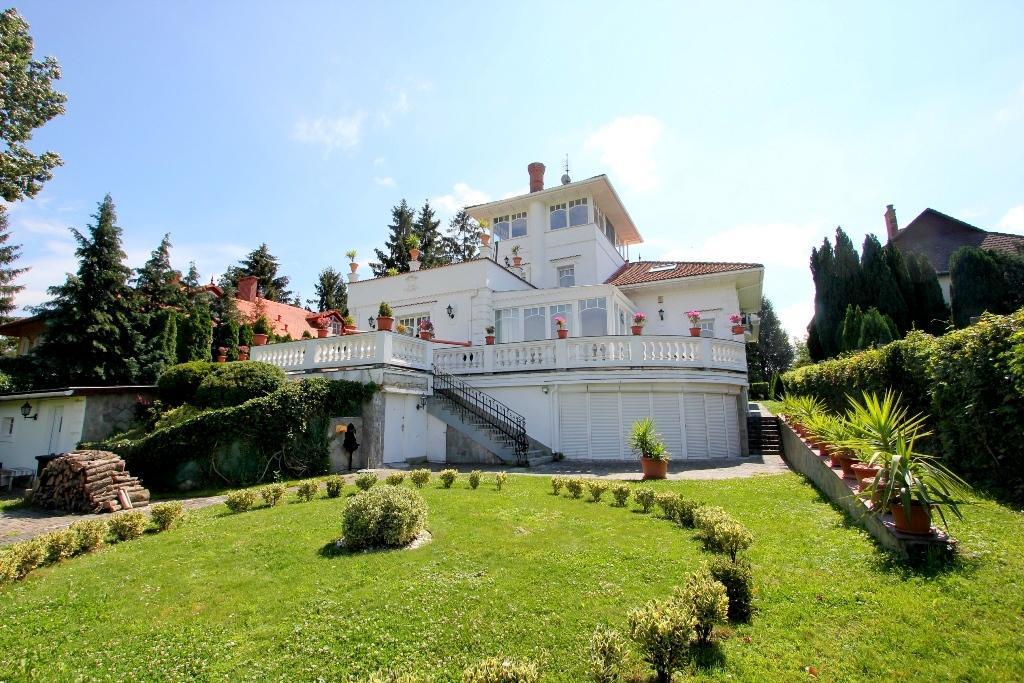 3 Bedroom Private Floor In Luxury Mansion Budapeste Exterior foto